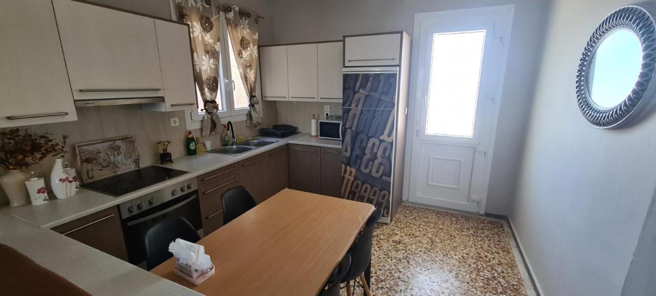 Μοντέρνα Εξοχική Κατοικία Στην Κωμη Komi  Esterno foto